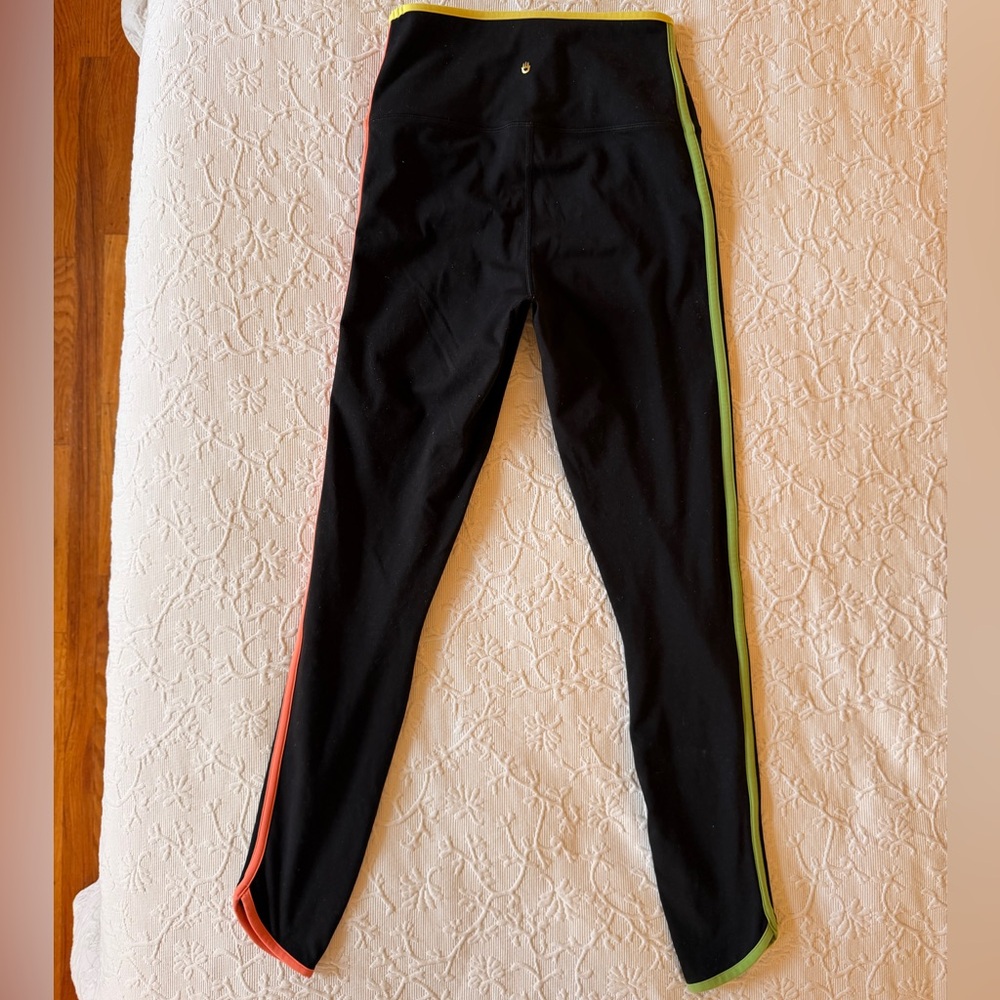 Spiritual Gangster Helena Bra and Kaia Legging Set - Picture 10 of 10